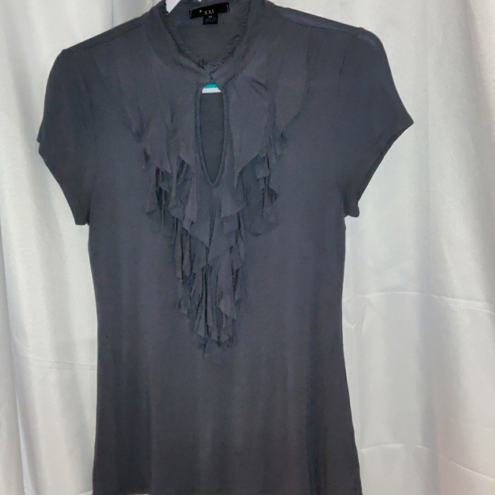XXI Gray knit top, M, ruffle details, s/s